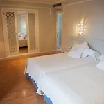 多尼亚布兰卡酒店 3*